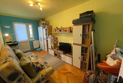 4 camere aproape de Spitalul Judetean. Etaj intermediar. Centrala proprie - 5