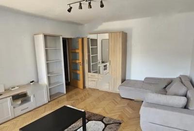 Unirii Metrou,bl.1992,DECOMANDATA;Renovata,geam la baie,mobilata utilata,complet