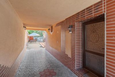 Spațiu comercial, de 200 mp, în Central - 5