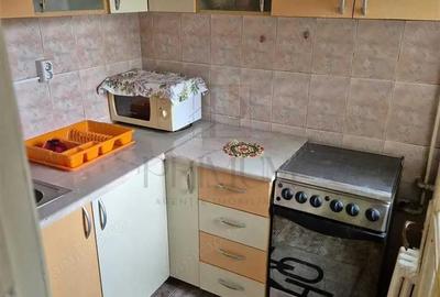 Garsoniera - Mobilatas #537;i Utilata - Decomandat - Zona UMT - 6