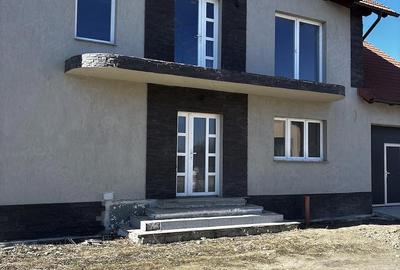 Casă cu Teren 600 Mp în Central - 2