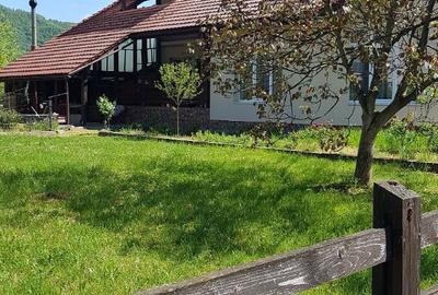 Casă cu 4 camere în Central