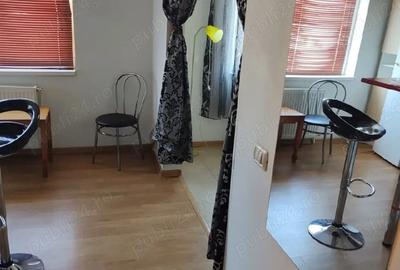 Garsonieră decomandată în Poarta 6