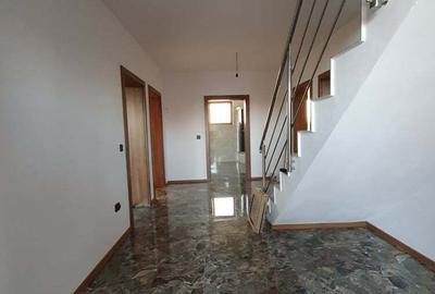 Spațiu comercial, de 450 mp, în Central - 3
