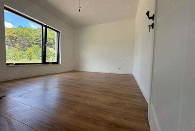 Vanzare casa la padure, an 2025, Bascov, Uiasca, 132.000 euro - 2