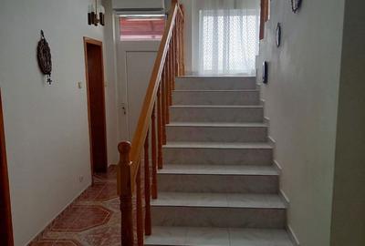 Casă cu 8 camere cu Teren 1100 Mp în Remetea Mare - 6