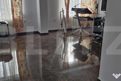 Spațiu comercial, de 300 mp, în Central - 3