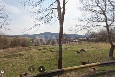 Teren de 2800 mp, în Mărgineni - 2