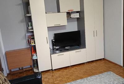 Apartament cu 2 camere semidecomandat în Cedonia