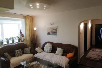 CITY MALL APARTAMENT CU 4 CAMERE ST 89 MP PRET 128000 EURO - 3