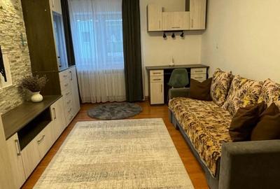 Apartament cu 2 camere decomandat în Gruia