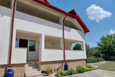 Casă cu 4 camere cu Teren 1500 Mp în Izvoru Dulce (Beceni) - 1