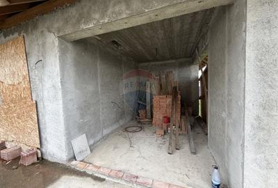 Casă individuală cu 7 camere cu Garaj în Est - 23