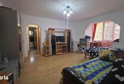 Apartament cu 3 camere semidecomandat în Rogerius - 7