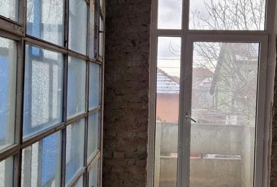 Casă cu 2 camere cu Teren 160 Mp în Central - 1