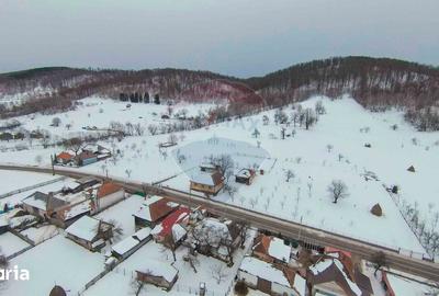 Casă cu 4 camere cu Teren 2000 Mp în Bratca - 2