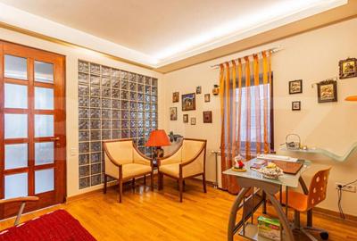 Apartament cu 3 camere ?i 3 bai in vila, zona Schei - 2