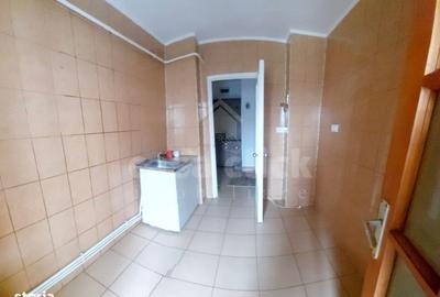 Apartament cu 3 camere decomandat în Micro 21 - 2