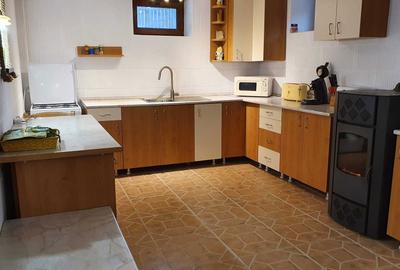 Casă cu 4 camere decomandat în Central - 8