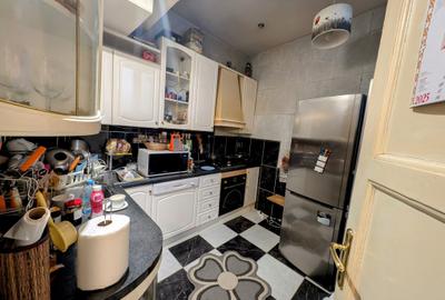 Unirii,D+P+E+M,Parc Carol,postbelic,renovata,semineu,plansee beton,curte-parcare - 10