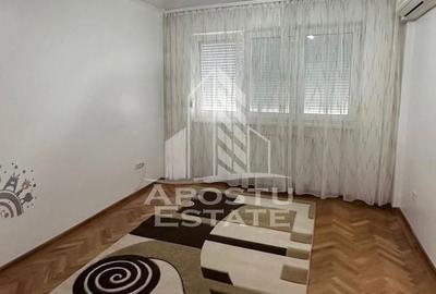 Apartament cu 3 camere decomandat în Boul Roșu - 3