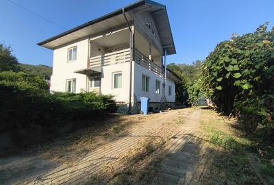 Proprietar vand casa P+1+M, Crasna, jud. Gorj - 2