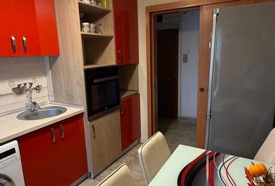 Inchiriez apartament cu 3 camere, ultracentral - 3