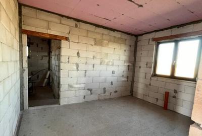 Casa individuala, la rosu, 161 mp, Fratautii Vechi - 1