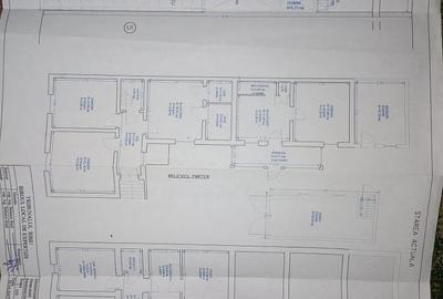 Casă cu 4 camere în Central - 1