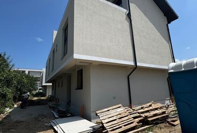 Casă cu 4 camere în Central