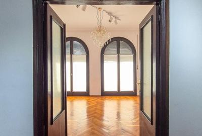 Apartament cu 5 camere în Dorobanți