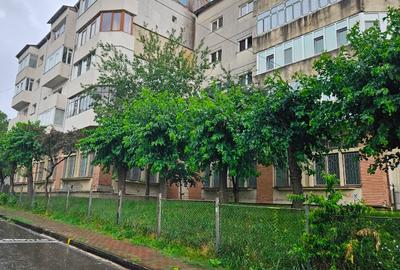 PROPRIETAR vand Apartament 2 camere 67 mp, etaj intermediar, Calea Romanului - 10