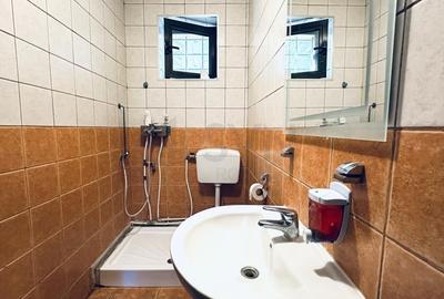 Casă individuală cu 9 camere cu Canalizare în Central - 11