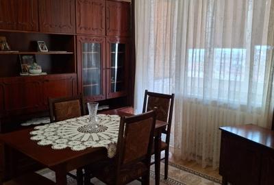 Apartament cu 3 camere semidecomandat în Central - 2