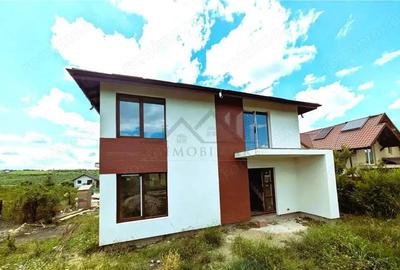 Vila cu 4 camere in zona liniistita Visan (comuna Barnova), Iasi ideala pentru familie!