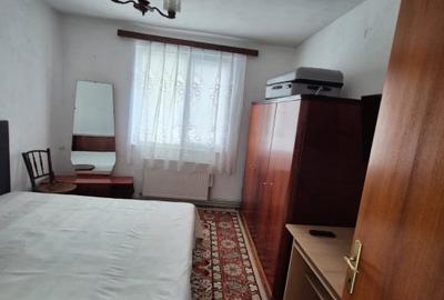Apartament 3 camere – zona centrala Targoviste, Piata 1 Mai - 10