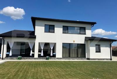 Casă cu 7 camere cu Teren 1440 Mp în Uriu - 16