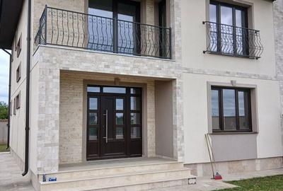 Casă cu 4 camere cu Teren 333 Mp în Central - 11