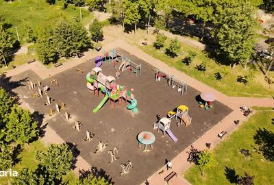 Apartament cu 4 camere decomandat în Central