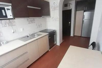 Apartament cu 3 camere semidecomandat în Calea București - 2