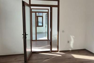 Casă cu 3 camere cu Teren 234 Mp în Central - 2