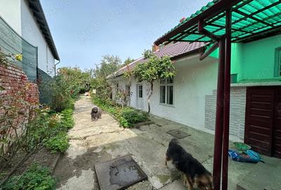 Casă cu Teren 1726 Mp în Central - 2