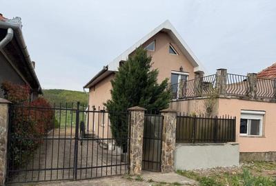 Casă individuală cu 2 camere cu Canalizare în Hidișelu de Sus - 1