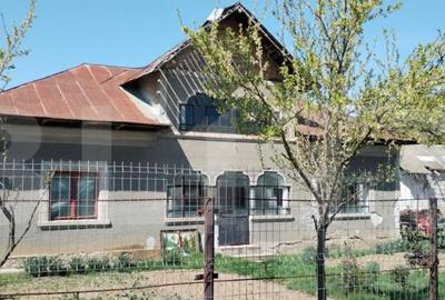Casa de vanzare , 3 camere, 80mp 1100mp teren , zona Unguren - 1