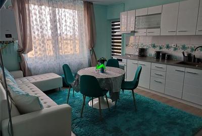 Apartament cu 3 camere semidecomandat în Hipodrom 3