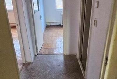 Apartament cu 3 camere semidecomandat în Govândari