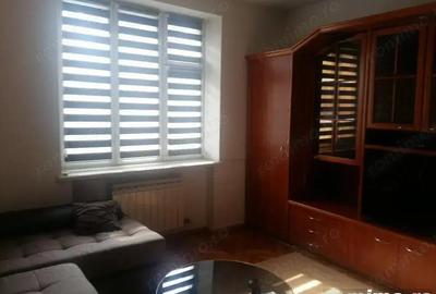 Apartament cu 2 camere decomandat în Take Ionescu