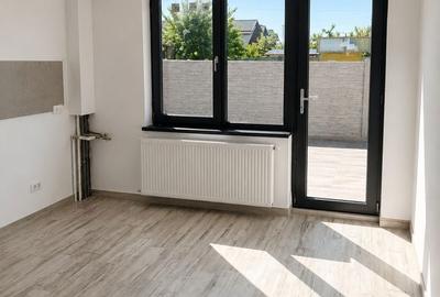 Casă cu 5 camere cu Teren 580 Mp în Malu Mare
