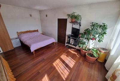 Casă cu 4 camere cu Teren 4 Mp în Central - 2