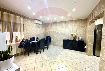 Casă cu 6 camere cu Teren 360 Mp în Andronache - 3